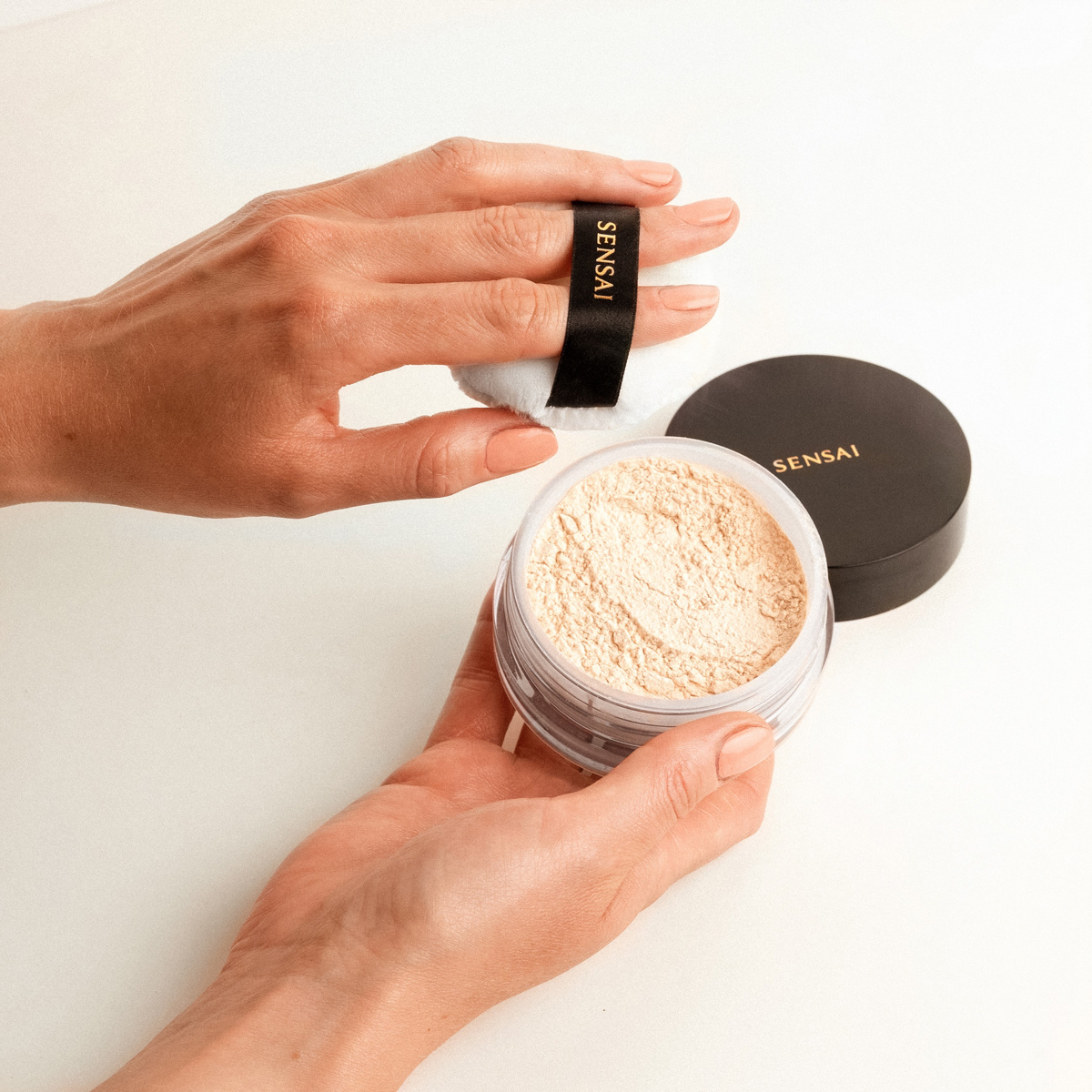 Sensai Translucent Loose Powder (20g) Bangerhead.fi