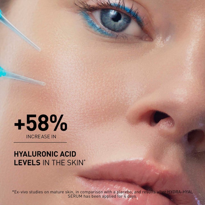 Filorga Hyalu-Filler Serum 30 ml syväkosteuttava seerumi lähikuva kasvoista ja teksti +58% hyaluronihapon lisäys