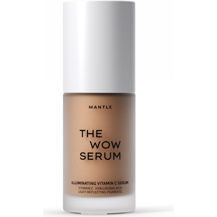 Mantle The Wow Serum 30 ml heleyttävä C-vitamiini ja hyaluronihappo seerumi huurteisessa lasipullossa valkoisella pumpulla