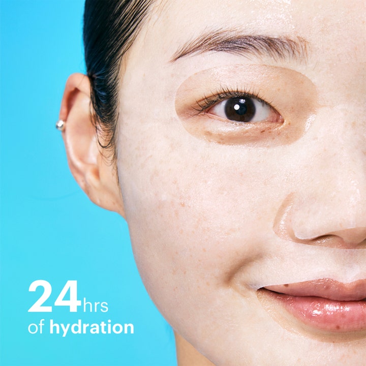 Dr.Jart+ Dermask Vital Hydra Solution Pro 26 g kosteuttava kangasmaski kasvoilla ja teksti 24hrs of hydration.