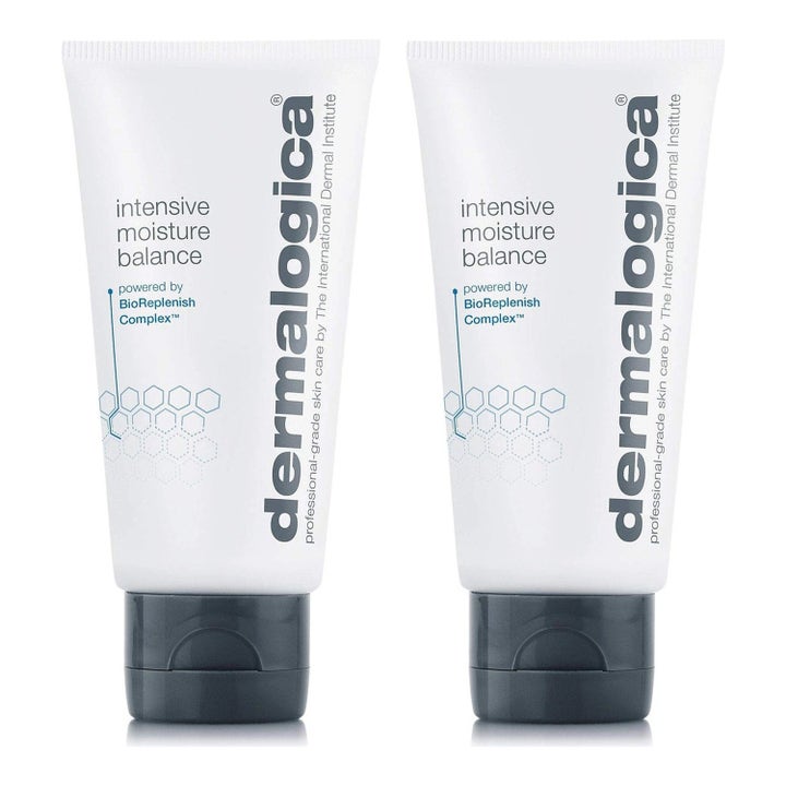 Dermalogica Intensive Moisture Balance tehokosteuttava kasvovoide kaksi valkoista tuubia tummanharmilla korkeilla.