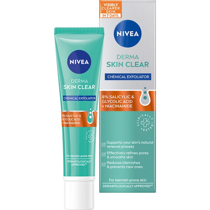 Nivea Derma Skin Clear Chemical Exfoliator 40 ml kuorinta epäpuhtauksille turkoosissa tuubissa ja pakkauksessa.