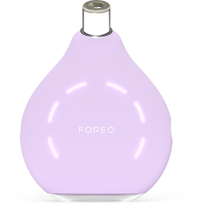 Foreo FAQ 101 kasvojenhoitolaite kirkastaa ihoa vaaleanvioletilla pisaranmuotoisella muotoilullaan