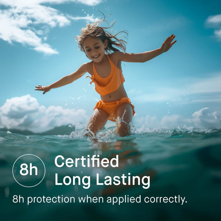 EVY Technology Sunscreen Mousse For Kids SPF50 antaa 8h suojan vedessä leikkivälle lapselle.