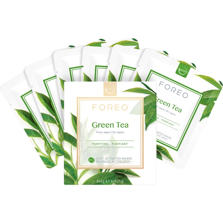 FOREO UFO Mask Natural Collection Green Tea 36 g puhdistava kasvonaamio kuusi vihreillä lehdillä koristeltua pussia