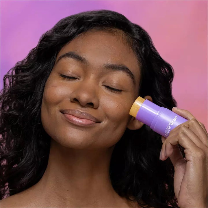 Dermalogica Golden Hour Hydrating SPF30 Stick 20 ml kosteuttava aurinkosuojapuikko antaa iholle kultaista hehkua.