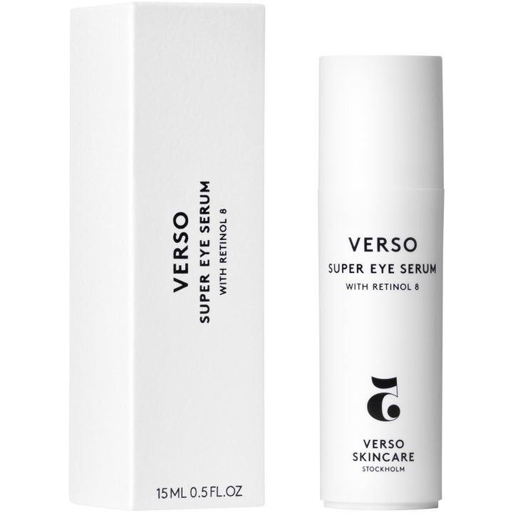 Verso Super Eye Serum With Retinol 8 15 ml silmänympärysseerumi valkoisessa pumppupullossa ja ulkopakkauksessa