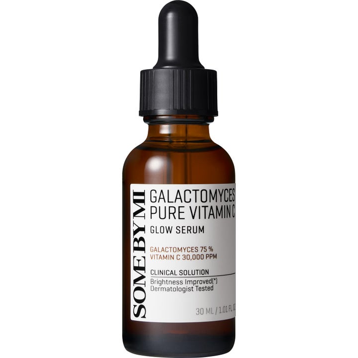 SOME BY MI Galactomyces Pure Vitamin C Glow Serum 30 ml kirkastava seerumi ruskeassa lasipullossa mustalla pipetillä