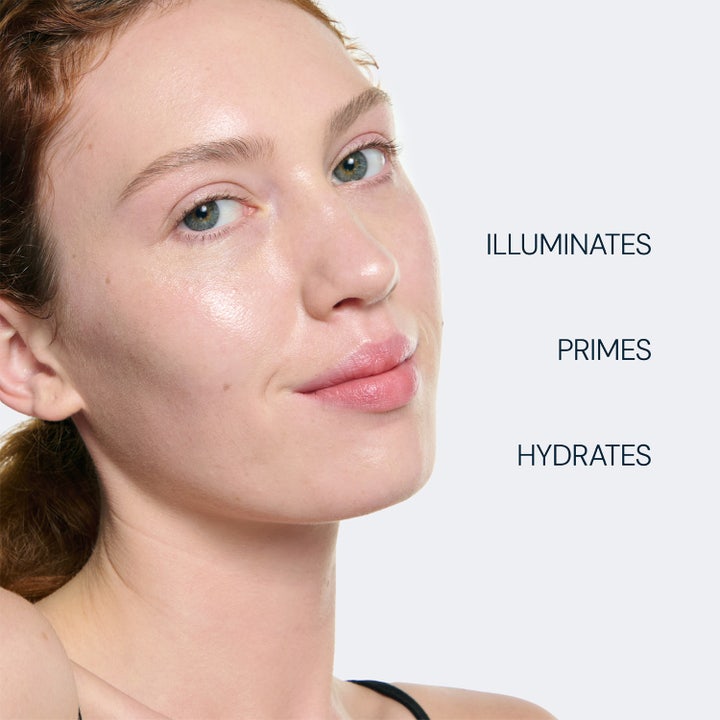 Elemis Superfood Glow Priming Moisturiser 60 ml heleyttävä päivävoide sisältää kombuchaa ja fermentoitua inkivääriä.
