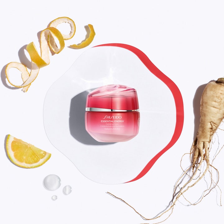 Shiseido Essential Energy Hydrating Cream 50 ml kosteuttava päivävoide sitruunan ja ginseng-juuren kera.