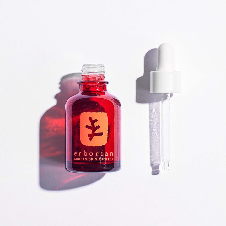 Erborian Skin Therapy Night Oil Serum 30 ml hoitava yöseerumi punaisessa lasipullossa valkoisella pipetillä