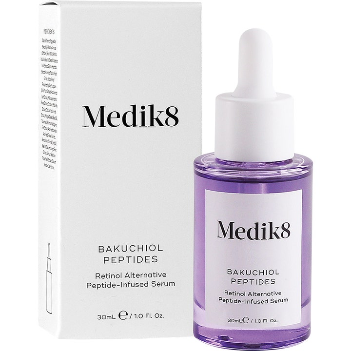 Medik8 Bakuchiol Peptides 30 ml silottava seerumi liilassa lasipullossa valkoisella pipetillä ja pakkauksella