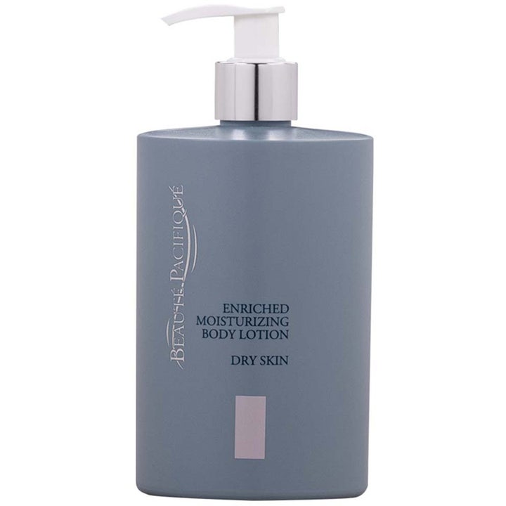 Beauté Pacifique Enriched Moisturizing Body Lotion kosteuttava vartalovoide kuivalle iholle harmaassa pumppupullossa.
