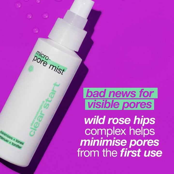 Dermalogica Clear Start Micro-Pore Mist kasvosuihke minimoi ihohuokosia valkoisessa pullossa purppuralla taustalla.
