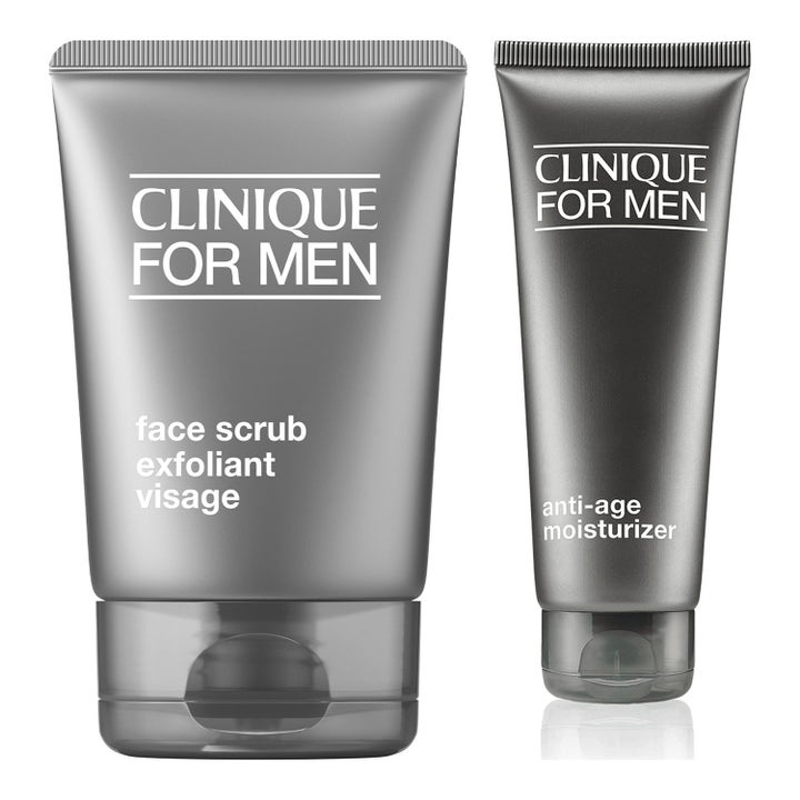 Clinique For Men Face Scrub ja Anti-Age Moisturizer kirkastava ja silottava setti kaksi harmaata tuubia.