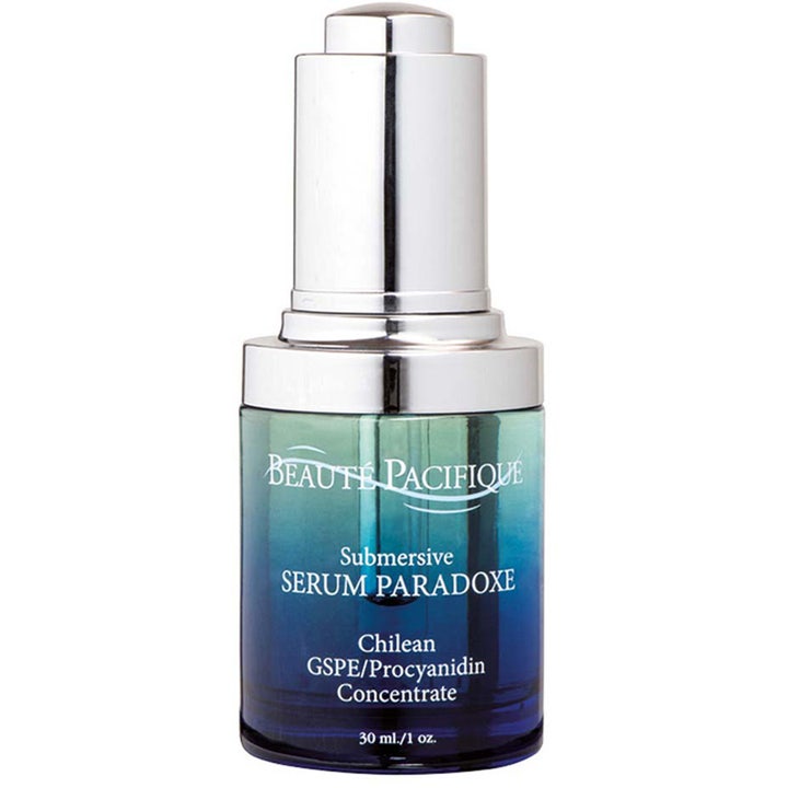 Beauté Pacifique Submersive Serum Paradoxe 30 ml ikääntymistä hidastava seerumi sinisessä lasipullossa hopeisella pipetillä