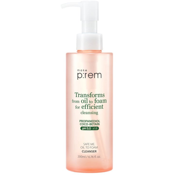Make p:rem Safe Me. Oil to Foam Cleanser 200 ml syväpuhdistava puhdistustuote persikanvärisessä pumppupullossa.
