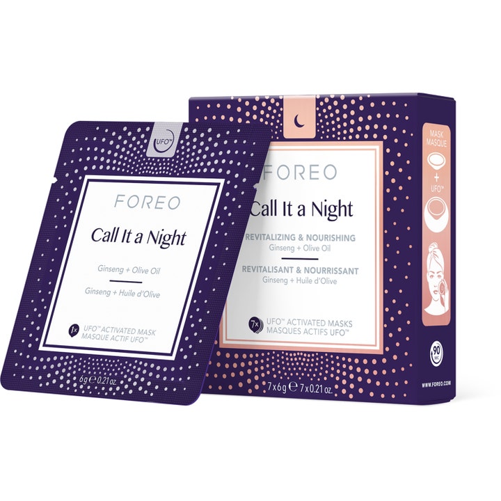 Foreo Call It a Night 7 x 6 g elvyttävä kasvonaamio tummansinisessä pakkauksessa ruusukultaisilla pisteillä.