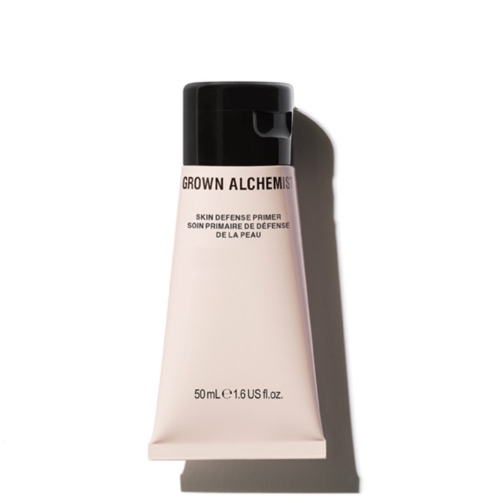 Grown Alchemist Skin Defense Primer 50 ml suojaava pohjustusvoide vaaleanpunaisessa tuubissa mustalla korkilla