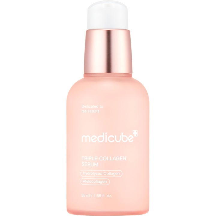 Medicube Triple Collagen Serum 55 ml kiinteyttävä seerumi persikanvärisessä huurretussa lasipullossa ruusukultaisella pumpulla