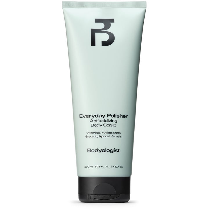 Bodyologist Everyday Polisher 200 ml vartalokuorinta vaaleanvihreässä tuubissa kirkastaa ihoa aprikoosinkivillä.