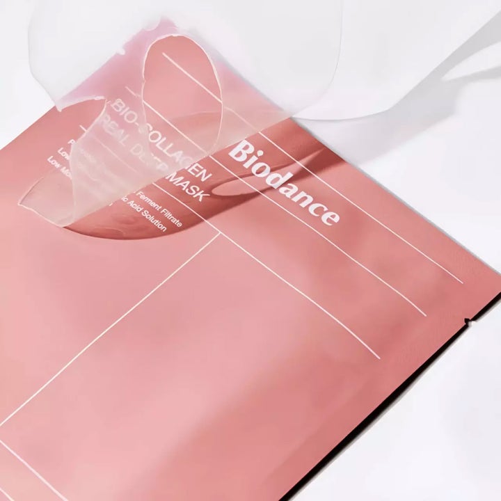 Biodance Bio Collagen-Real Deep Mask 1 kpl 34 g syväkosteuttava kasvonaamio vaaleanpunainen pakkaus ja kirkas hydrogeeli