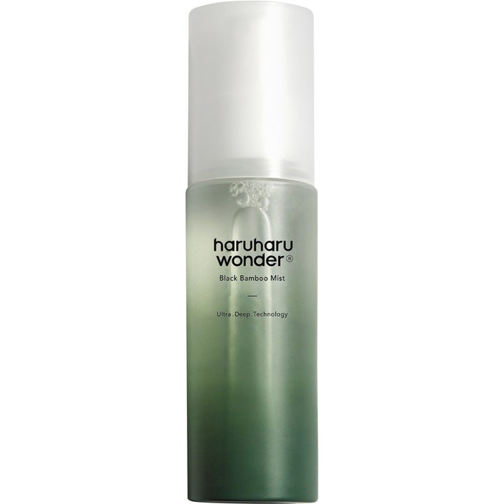 Haruharu Wonder Black Bamboo Mist 80 ml kosteuttava kasvosuihke vihreässä huurteisessa pullossa.