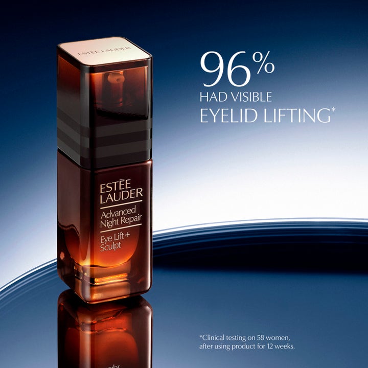 Estée Lauder Advanced Night Repair Eye Lift + Sculpt 15 ml kohottava silmänympärysseerumi ruskeassa lasipullossa.