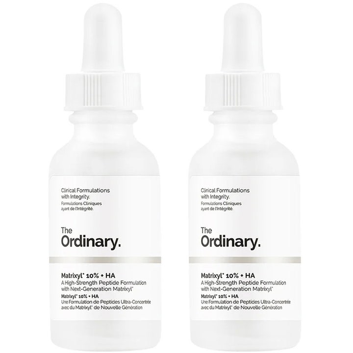 The Ordinary Matrixyl 10% + HA kaksi 30 ml juonteita silottavaa seerumia valkoisissa pipetillisissä lasipulloissa