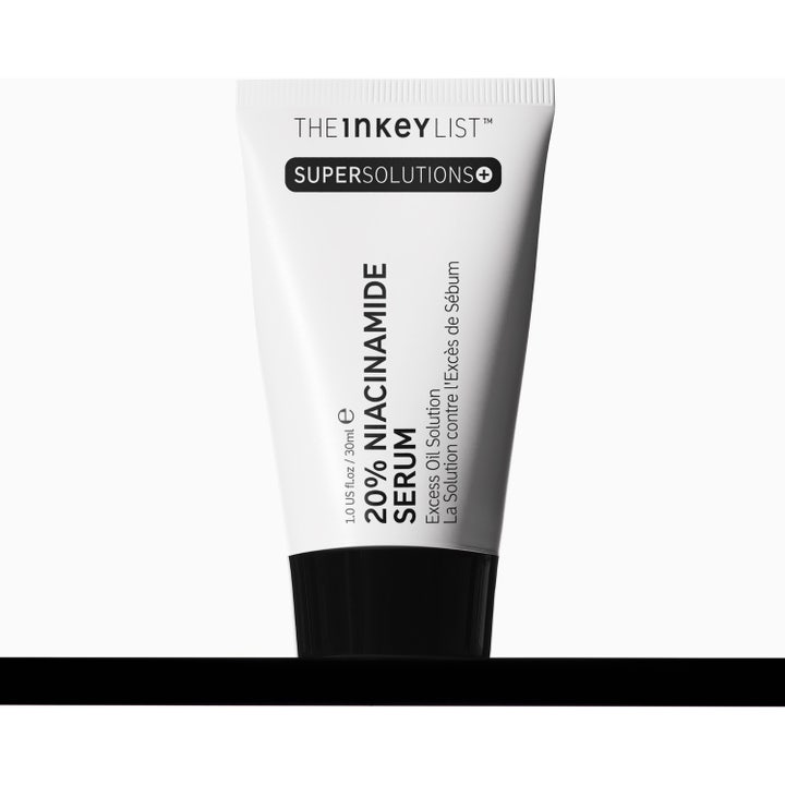 The INKEY List Niacinamide Serum 30 ml ihoa tasoittava seerumi kirkkaassa ja geelimäisessä koostumuksessa.