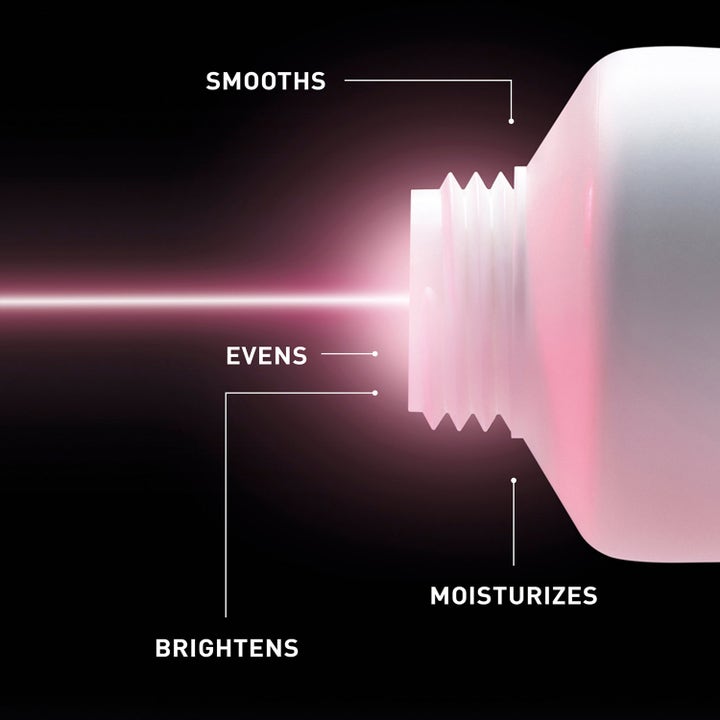 Filorga Hand Pigment Protocol 50 ml käsivoide kirkastaa ihoa. Valkoinen tuubi, pinkki lasersäde ja teksti brightens.