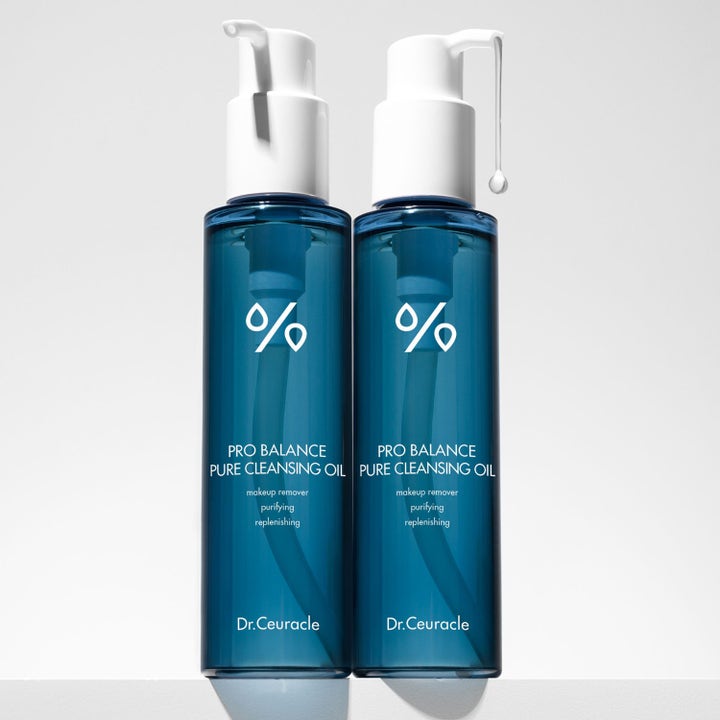 Dr. Ceuracle Pro Balance Pure Cleansing Oil 155 ml puhdistava puhdistusöljy meikinpoistoon sinisissä pumppupulloissa.