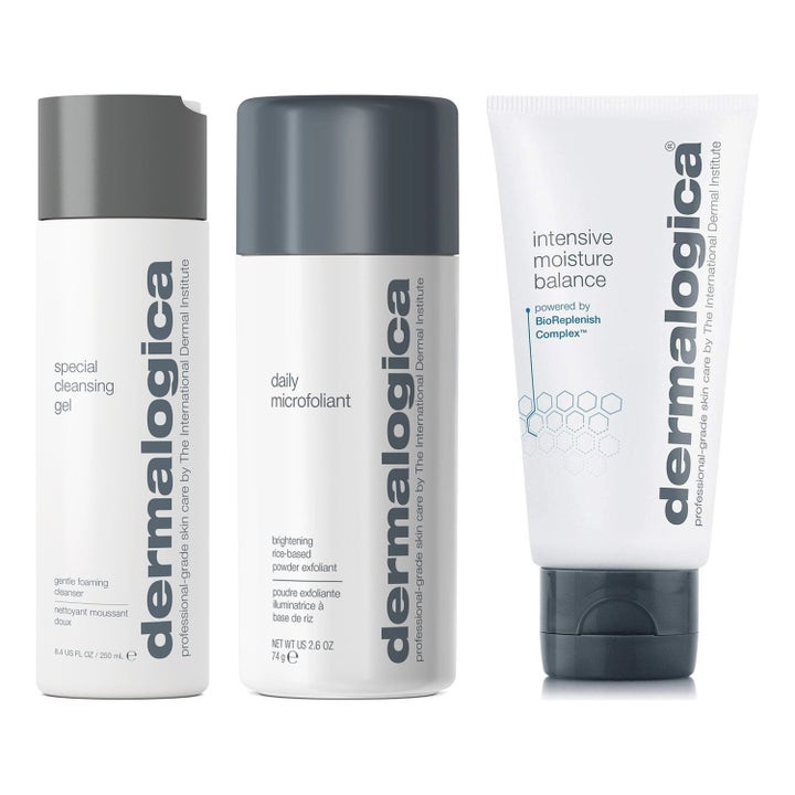 Dermalogica ihonhoitosetti 250 ml ja 74 g syväpuhdistaa ja kirkastaa valkoisissa pulloissa ja tuubissa.