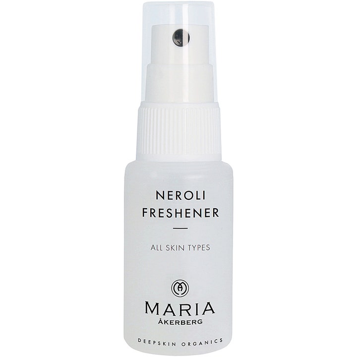 Maria Åkerberg Neroli Freshener 30 ml tasapainottava kasvovesi valkoisessa sumutinpullossa läpinäkyvällä korkilla.