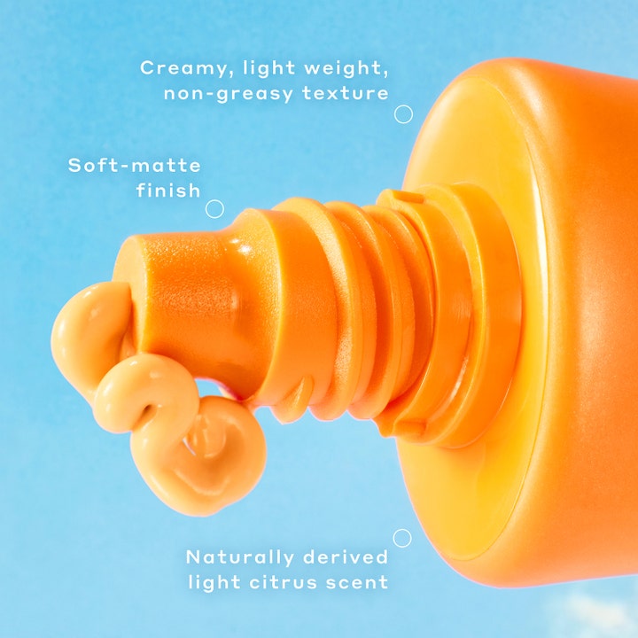 Ole Henriksen Truth Banana Bright Mineral Sunscreen SPF30 50 ml on kermainen ja pehmeän mattainen aurinkovoide.