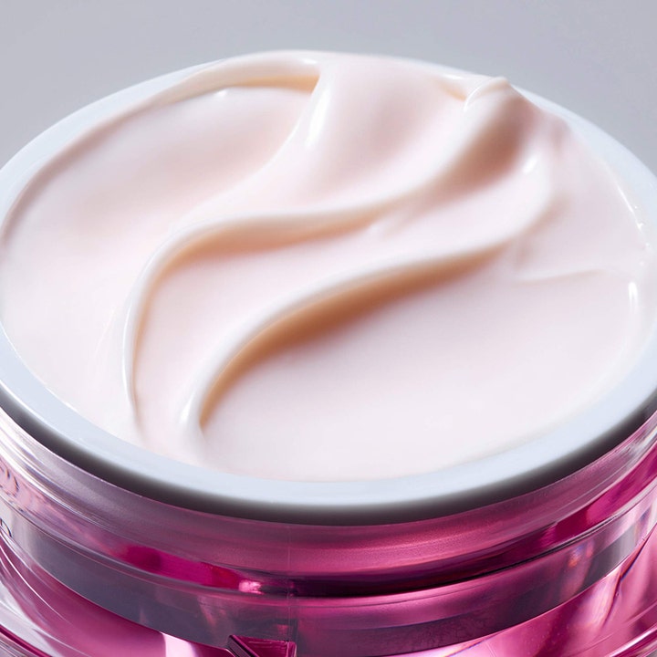 Estée Lauder Resilience Multi-Effect 50 ml päivävoide täyteläinen vaaleanpunainen koostumus vaaleanpunaisessa purkissa