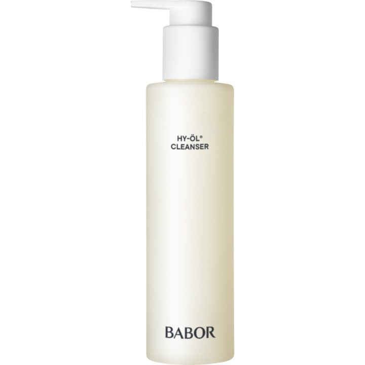 Babor HY-ÖL Cleanser 200 ml puhdistusöljy on valkoisessa pumppupullossa oleva ihoa syväpuhdistava tuote.