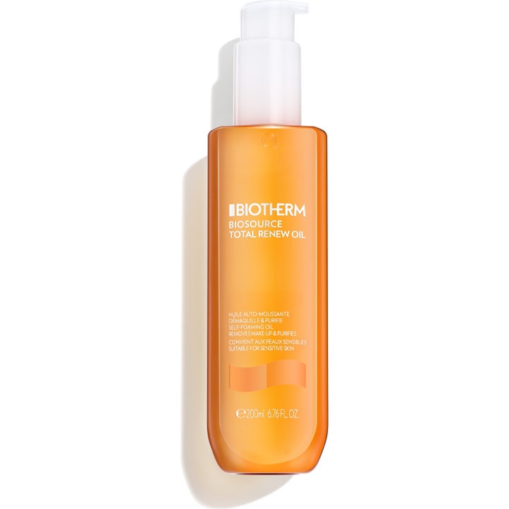 Biotherm Biosource Total Renew Oil 200 ml puhdistusöljy poistaa meikin tehokkaasti oranssissa läpinäkyvässä pumppupullossa.