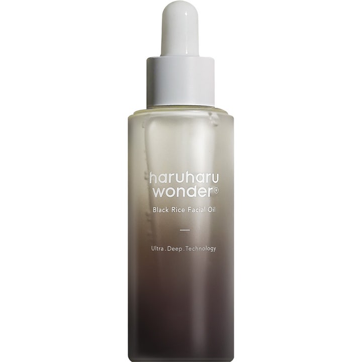 Haruharu Wonder Black Rice Facial Oil 30 ml ravitseva kasvoöljy harmaassa lasipullossa, jossa on pipetti.