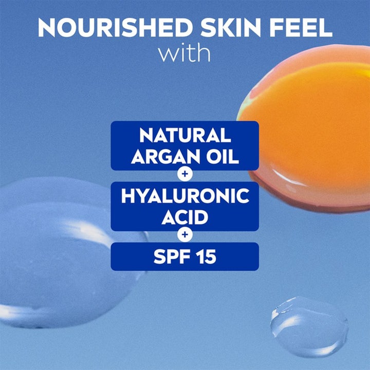 NIVEA Caring Day Cream 50 ml ravitseva päivävoide sisältää arganöljyä ja hyaluronihappoa SPF 15 suojalla.