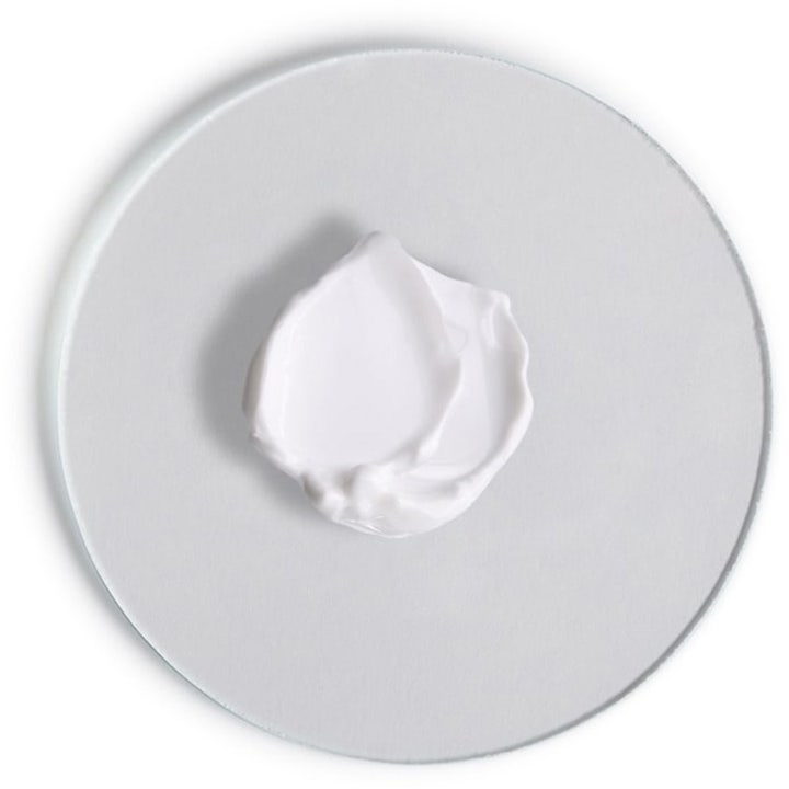 Comfort Zone Hydramemory Rich Sorbet Cream 50 ml kosteuttava kasvovoide ja sen täyteläinen valkoinen koostumus.