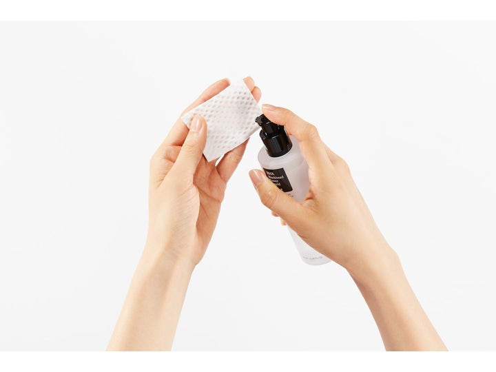 COSRX BHA Blackhead Power Liquid 100 ml mustapäitä poistava kasvovesi jota annostellaan pumpulla vanulapulle