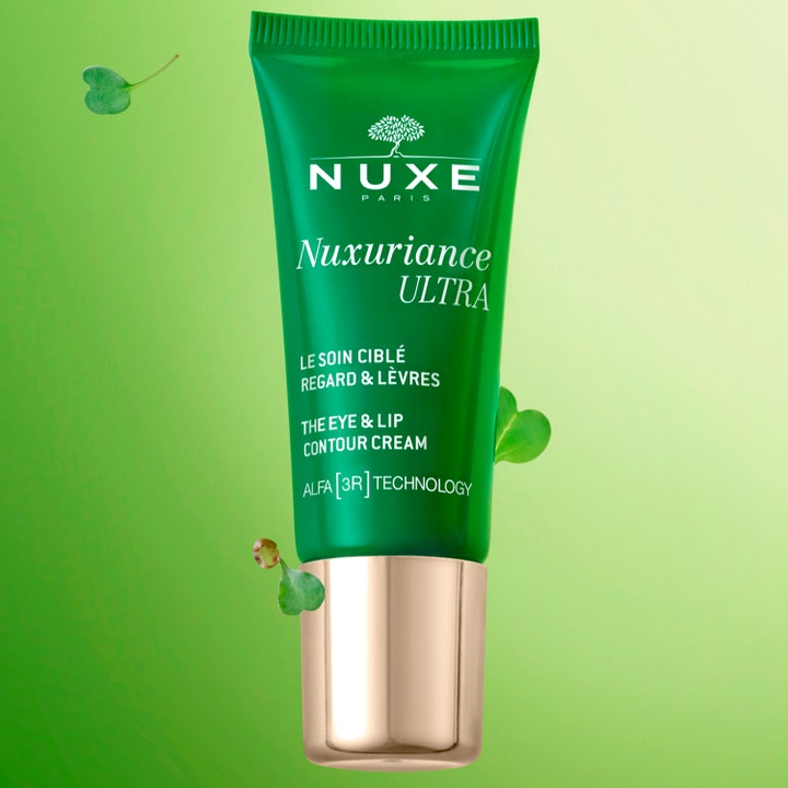 Nuxe Nuxuriance ULTRA 15 ml silmänympärysvoide vihreässä tuubissa kultaisella korkilla.