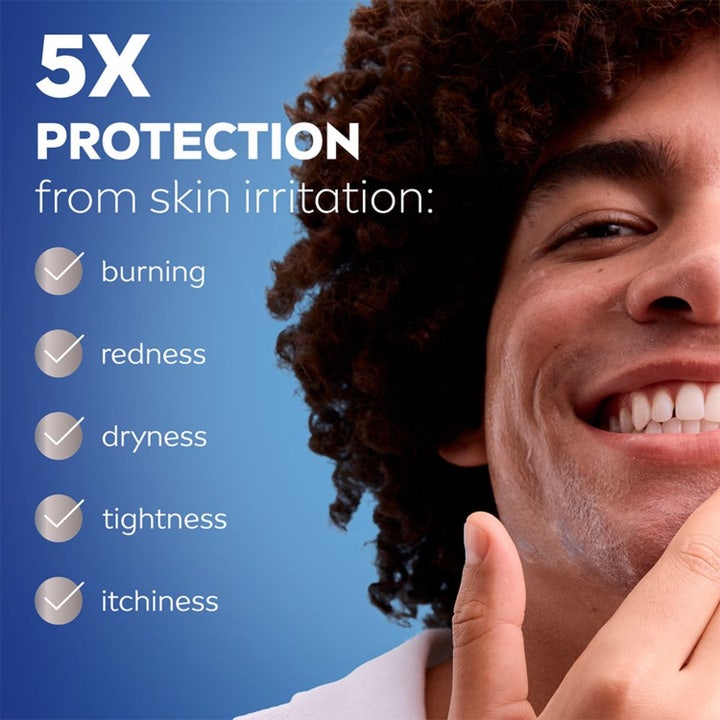 NIVEA Men Sensitive Moisturiser 75 ml kosteusvoide lievittää ihoärsytystä ja antaa 24 tunnin kosteutuksen.