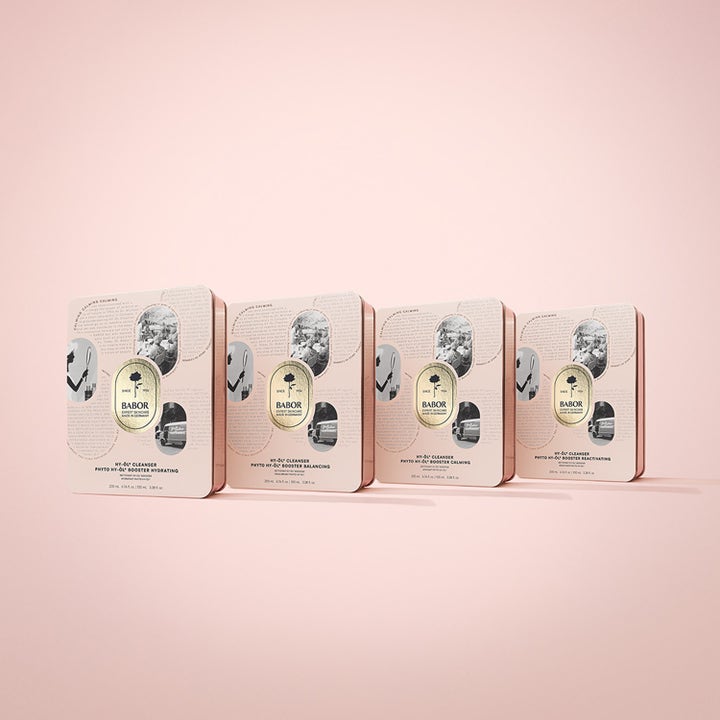 Babor Anniversary Set HY-ÖL & Phyto Calming 300 ml puhdistussetti neljässä vaaleanpunaisessa peltirasiassa.