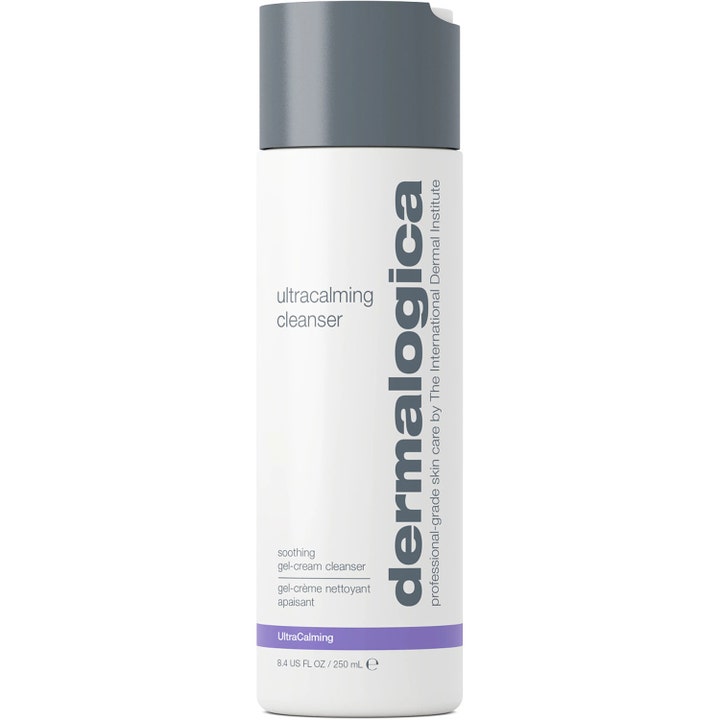 Dermalogica Ultracalming Cleanser 250 ml puhdistusgeeli rauhoittaa ihoa valkoisessa pullossa harmaalla korkilla.