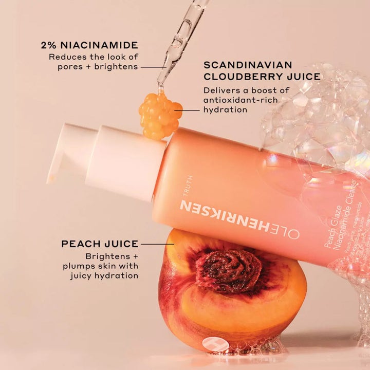 Ole Henriksen Truth Peach Cleanser 148 ml kirkastava puhdistusgeeli sisältää niasiiniamidia, persikkaa ja lakkaa