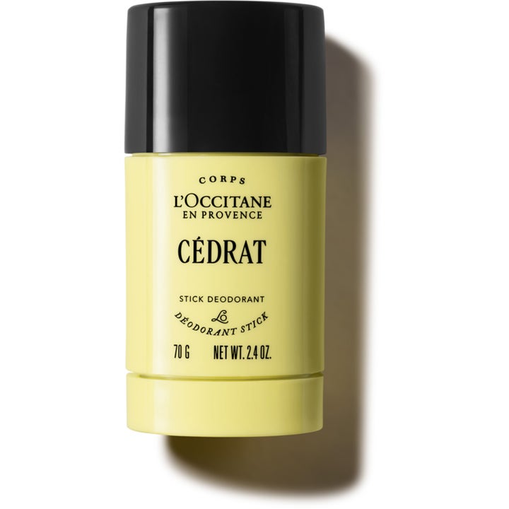 L'Occitane Cédrat Stick Deodorant 75g raikastava deodorantti keltaisessa hylsyssä jossa on musta korkki