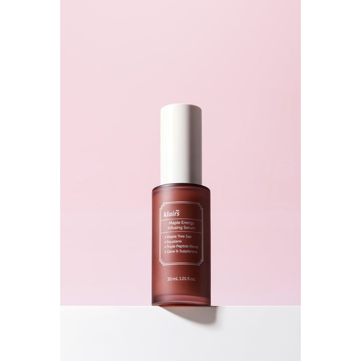 Klairs Maple Energy Infusing Serum 30 ml heleyttävä kasvoseerumi ruskeassa huurteisessa lasipullossa.