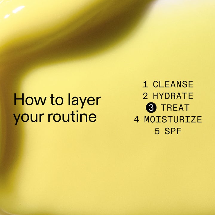 The INKEY List Advanced Retinal Serum 15 ml silottava kasvoseerumi keltaisella pohjalla ja rutiiniohjeilla.